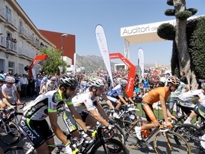 Salida de la Vuelta Ciclista a España desde La Nucía en 2011