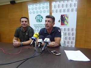 Juan Andrés Montiel, pte. AECNU y Bernabé Cano, alcalde de La Nucía en la valoración de la III Exponucía