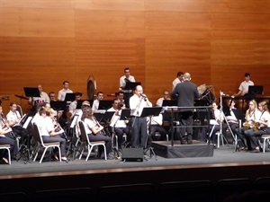 El "dolçainer" solista Héctor Llorca participó también en el concierto