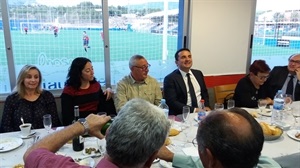 Más de 40 personas participaron en la comida jubilación del empleado municipal Francisco Gómez