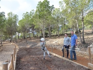 David Reguero, director Forestal Park La Nucía y Pepe Cano, concejal de Participación Ciudadana durante la jornada