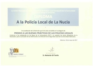 Diploma que acredita el premio por buenas prácticas policiales