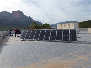 Las placas solares están ubicadas en la terraza del Almacén Municipal de La Nucía