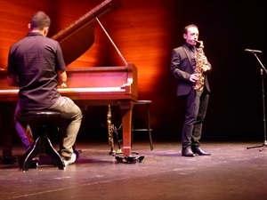 En el concierto actuaron el saxofonista Román Rodríguez y el pianista David González