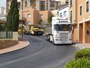 El objetivo de esta actuación es aumentar la adherencia y la seguridad vial en este tramo urbano de la CV 760 en La Nucía