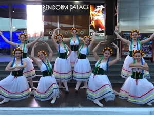 La Escuela de Danza de La Nucía participó en las Galas del 40 aniversario del Benidorm Palace