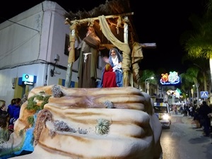 12 carrozas participaron en la Cabalgata de Reyes