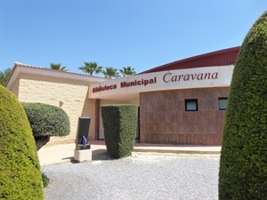 Su especial ubicación y silencio han convertido la Biblioteca de Caravana en un referente comarcal