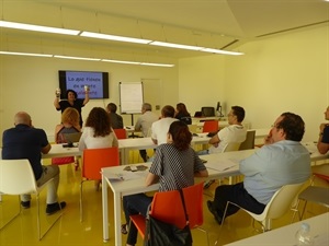 La coach Cristina de Arozamena ha impartido este taller en el Lab_Nucia