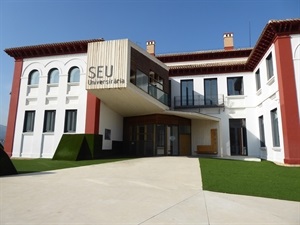 La Seu Universitària de La Nucía fue otro de los edificios analizados en esta conferencia-debate