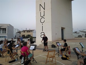 La Unió Musical empezó los ensayos al aire libre la pasada semana