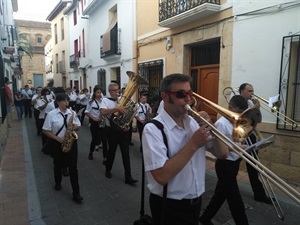 La Unió Musical de La Nucía acercó la música a la calle en el mes de agosto