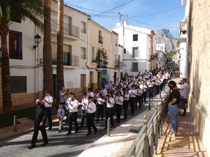 La banda de la Unió Musical de La Nucía ha sido la protagonista del "9 d'octubre" en La Nucía, con este pasacalles