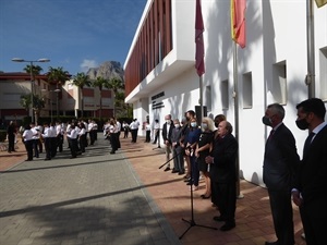 Pedro Lloret, primer teniente alcalde, durante su discurso del "9 d'octure" en la plaça de l'Almàssera