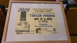 Este tercer premio "Matías Terol" al AMPA IES La Nucía ha sido por la iniciativa del "Banco de Libros de Lectura"