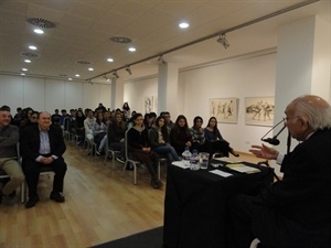 80 alumnos del Instituto participaron en el "encuentro literario" con Brines